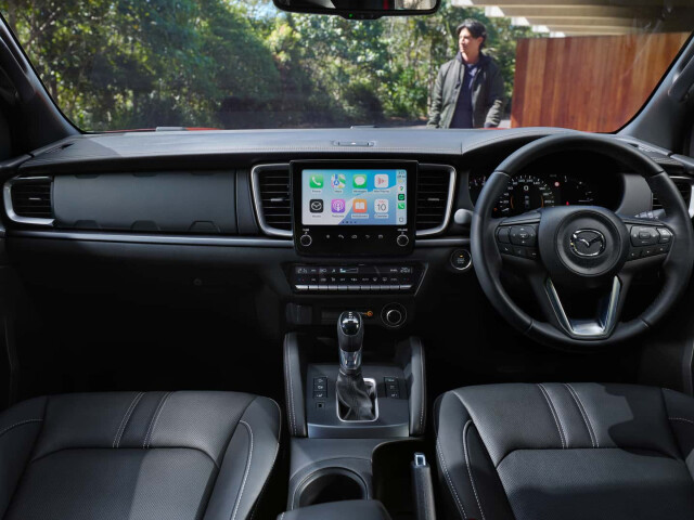 Mazda BT-50 IV photo 211008