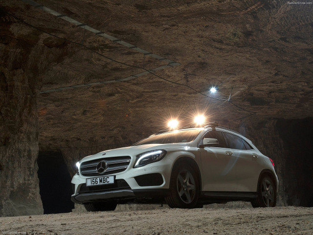 mercedes-benz gla uk-version pic #114943