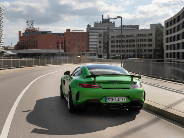 mercedes-benz amg gt r pic #194430