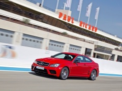 mercedes-benz c63 amg coupe pic #82704