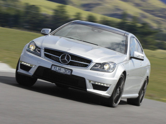 mercedes-benz c63 amg coupe pic #96461