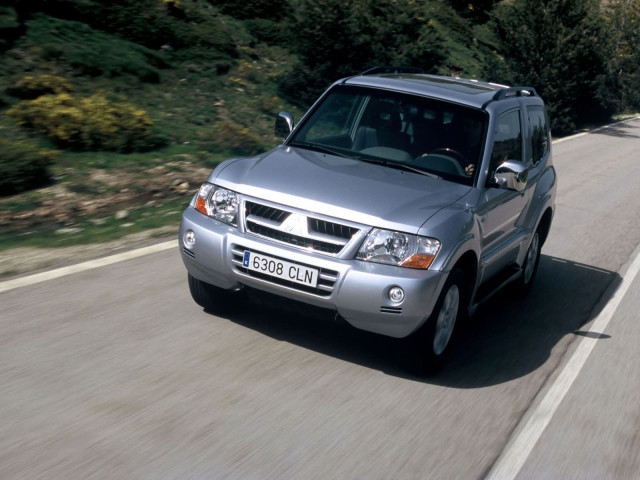 mitsubishi montero gls 3-door pic #15905