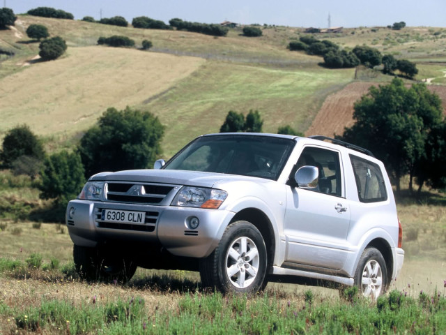 mitsubishi montero gls 3-door pic #15910