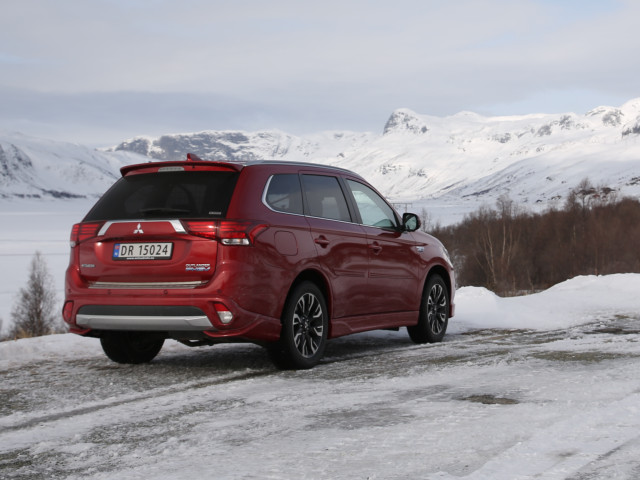 mitsubishi outlander phev pic #176008