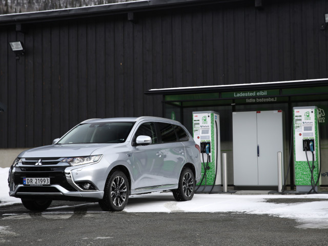 mitsubishi outlander phev pic #176024