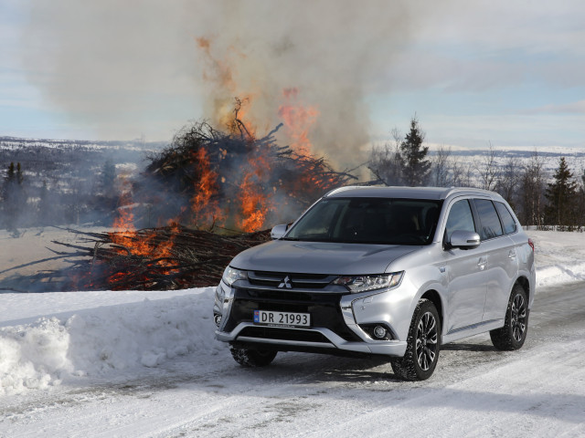 mitsubishi outlander phev pic #176025