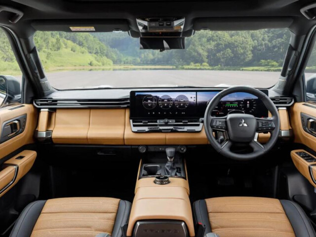 Mitsubishi Pajero V photo 210612