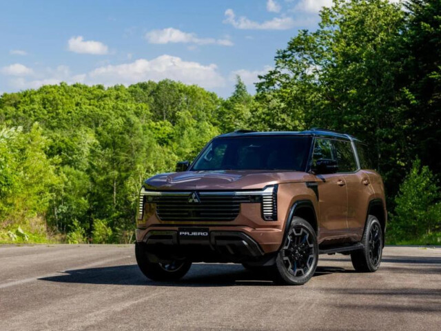 Mitsubishi Pajero V photo 210615