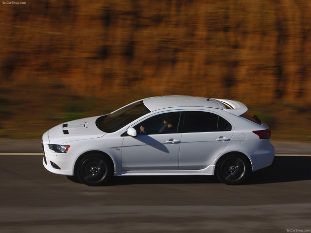 mitsubishi lancer sportback ralliart pic #55624