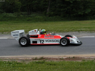Chevron B42