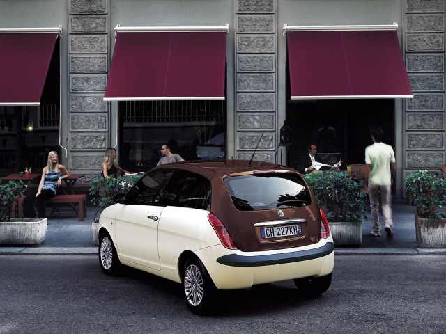 lancia ypsilon pic #13673