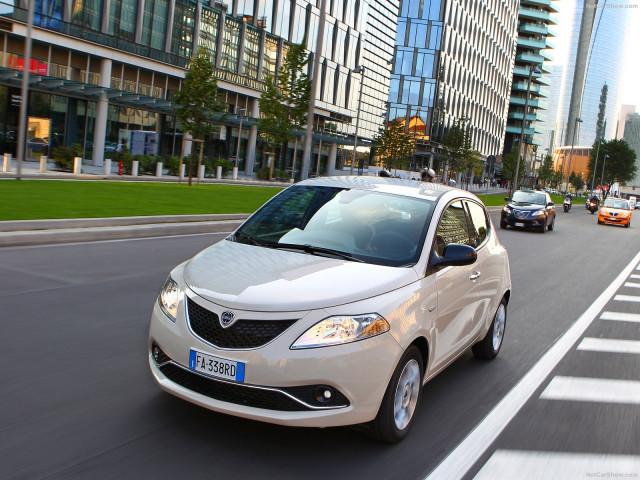 lancia ypsilon pic #156672