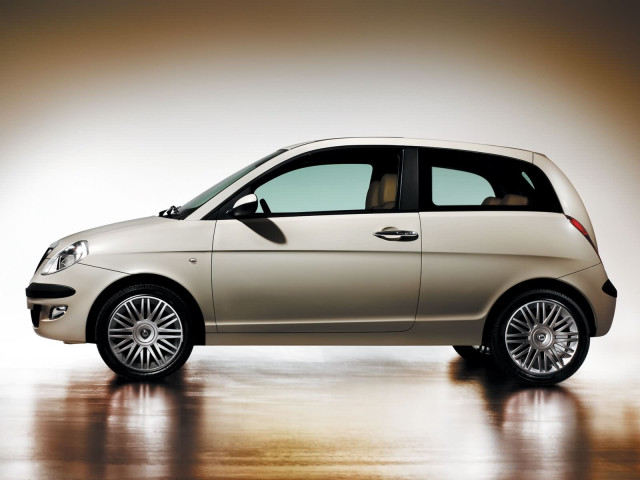 lancia ypsilon pic #1694