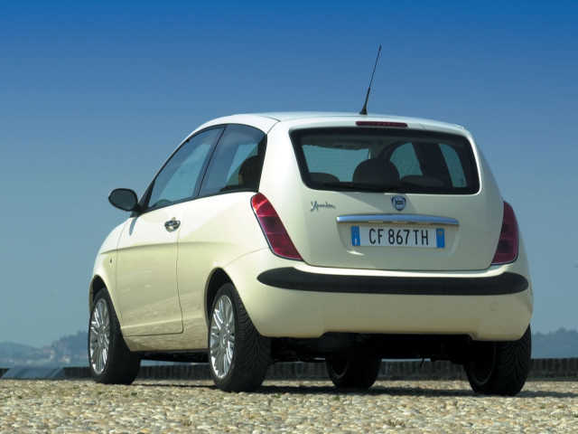 lancia ypsilon pic #1698