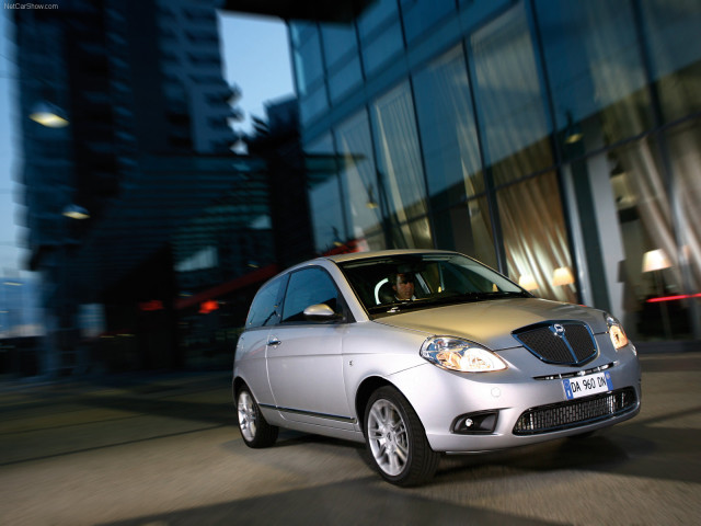 lancia ypsilon pic #38138