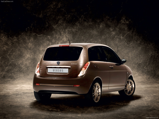 lancia ypsilon versus pic #58363