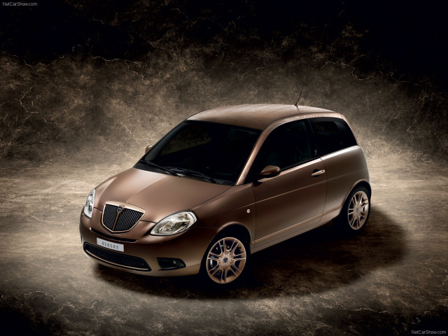 lancia ypsilon versus pic #58364