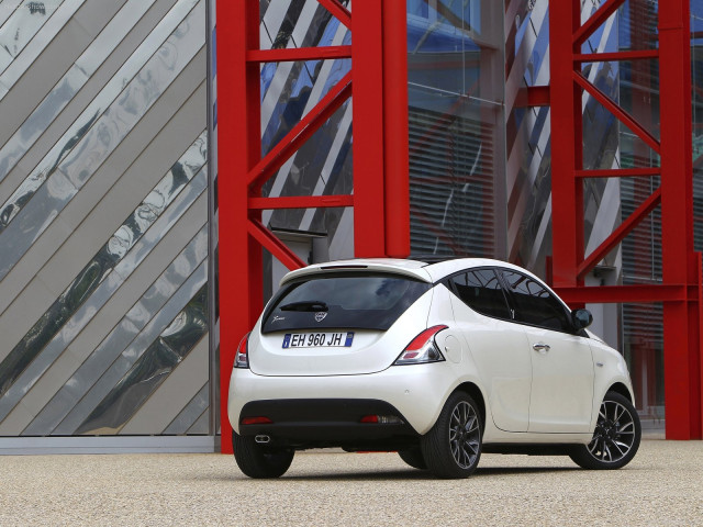 lancia ypsilon pic #80899