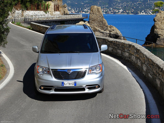 lancia voyager pic #85602