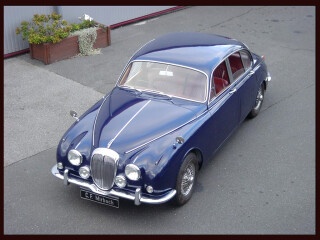 Daimler V8 250