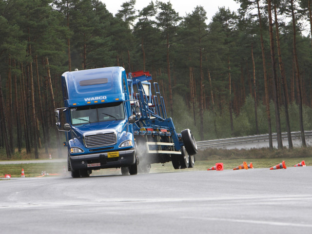 freightliner columbia pic #47186