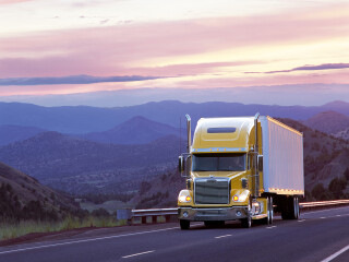 Freightliner Coronado