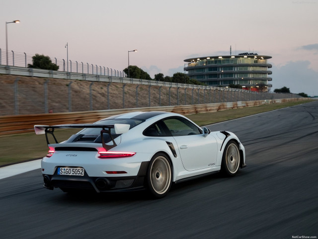 porsche 911 gt2 rs pic #183212