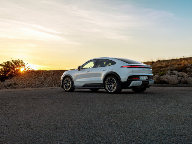 porsche cayenne coupe pic #208160