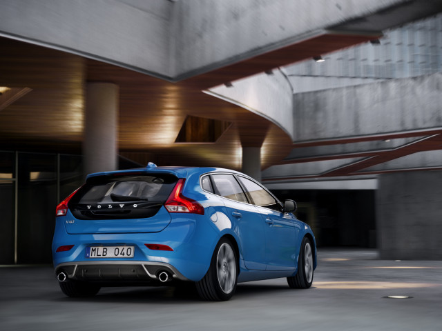 volvo v40 r-design pic #126549