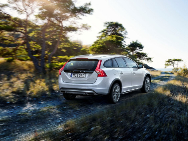 volvo v60 cross country pic #132137