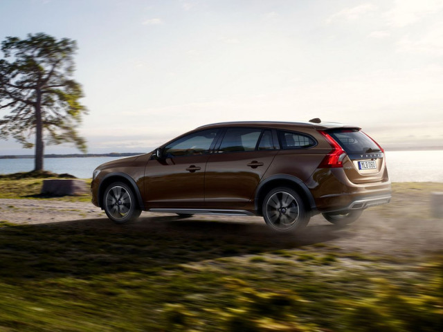 volvo v60 cross country pic #132139