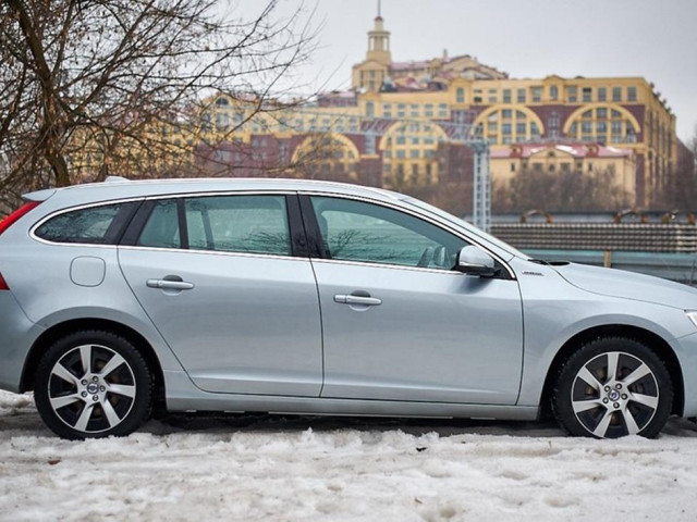 volvo v60 plug-in hybrid pic #153569