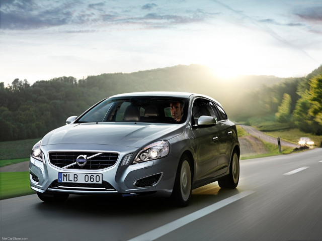 volvo v60 plug-in hybrid pic #87519