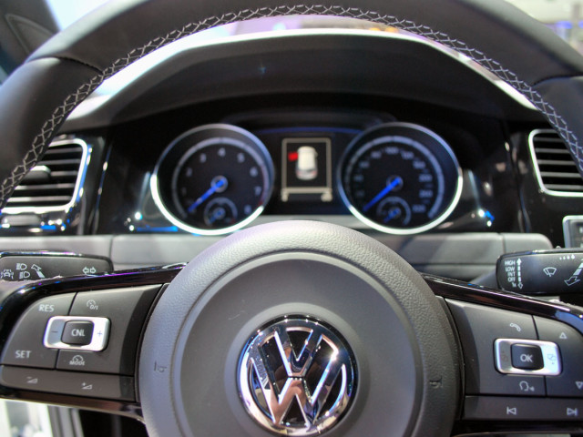 volkswagen golf r pic #102370