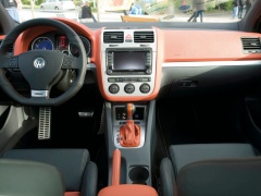 Volkswagen Golf GTI Performance pic