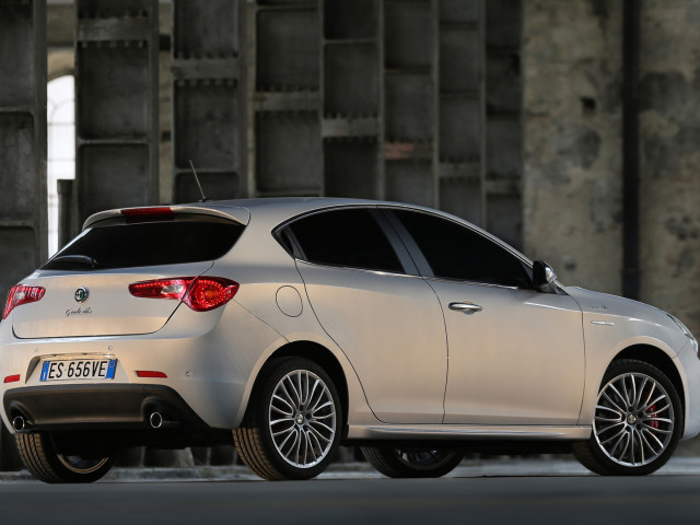 alfa romeo giulietta pic #109515