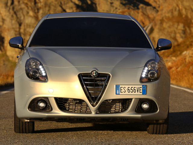 alfa romeo giulietta pic #109524