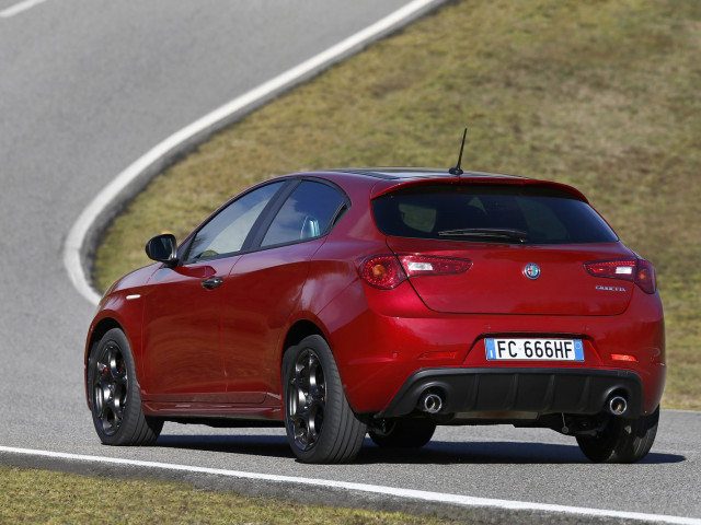 alfa romeo giulietta pic #161425