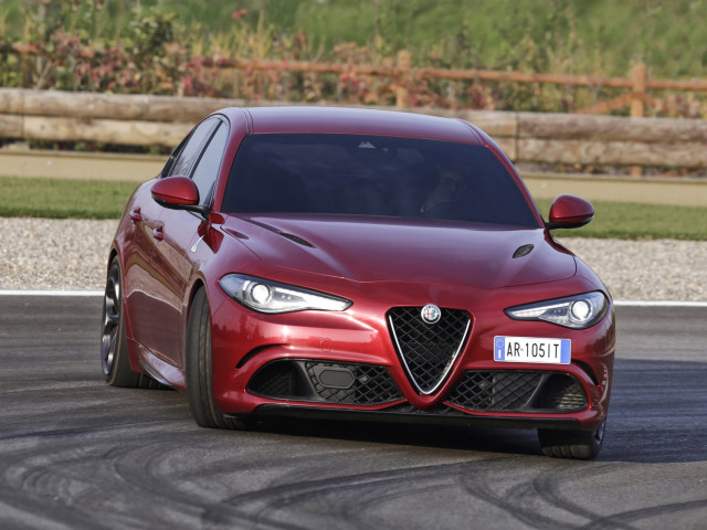 alfa romeo giulia quadrifoglio pic #164687