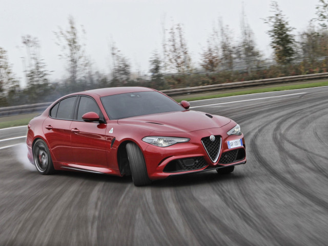 alfa romeo giulia quadrifoglio pic #164719