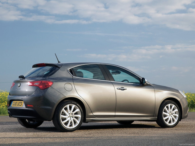 alfa romeo giulietta pic #74405