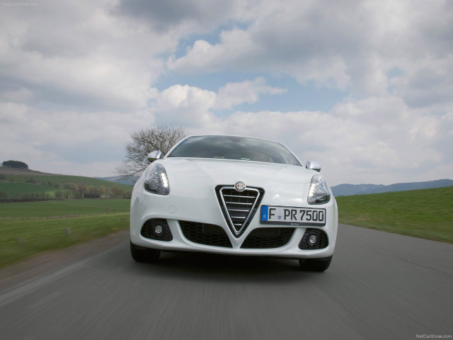 alfa romeo giulietta pic #74407