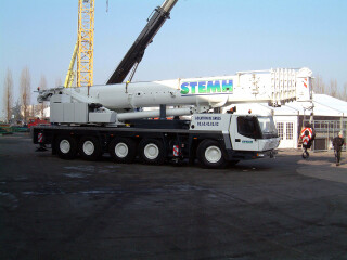 Grove GMK 5220