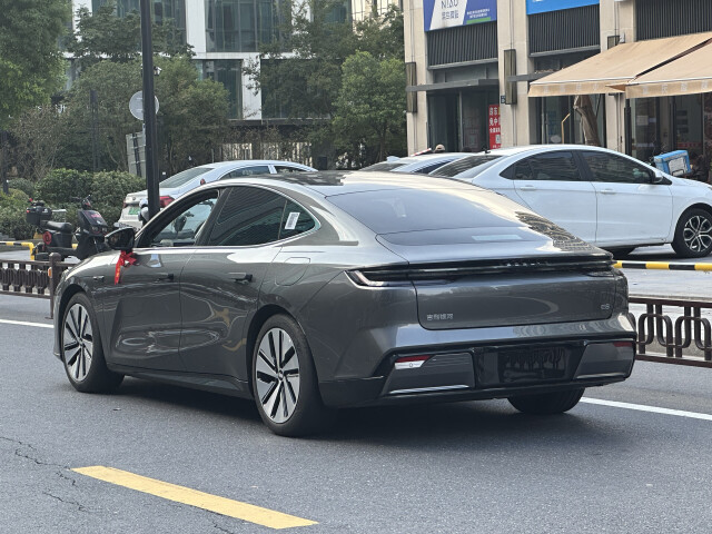 geely galaxy e8 pic #208731