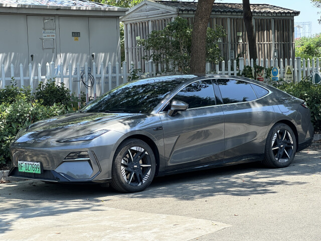 geely galaxy e8 pic #209214
