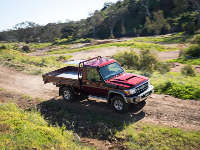 toyota land cruiser 70 pic #170866