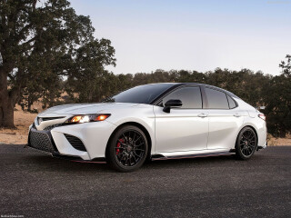 Toyota Camry XI (XV70)
