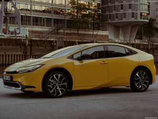 Toyota Prius V (XW60)