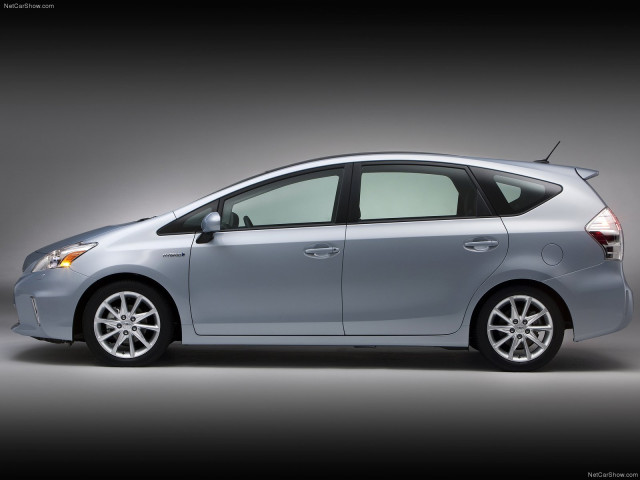 toyota prius v pic #78103