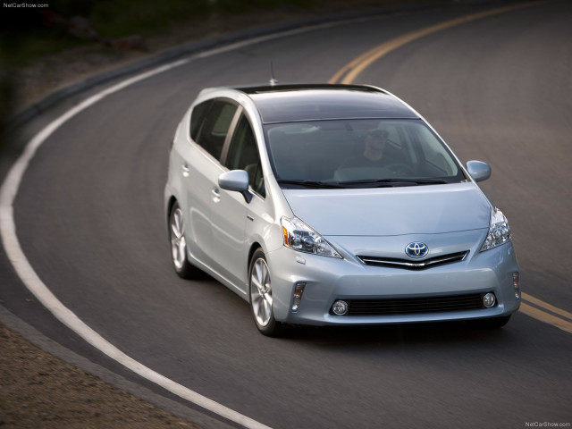 toyota prius v pic #78109